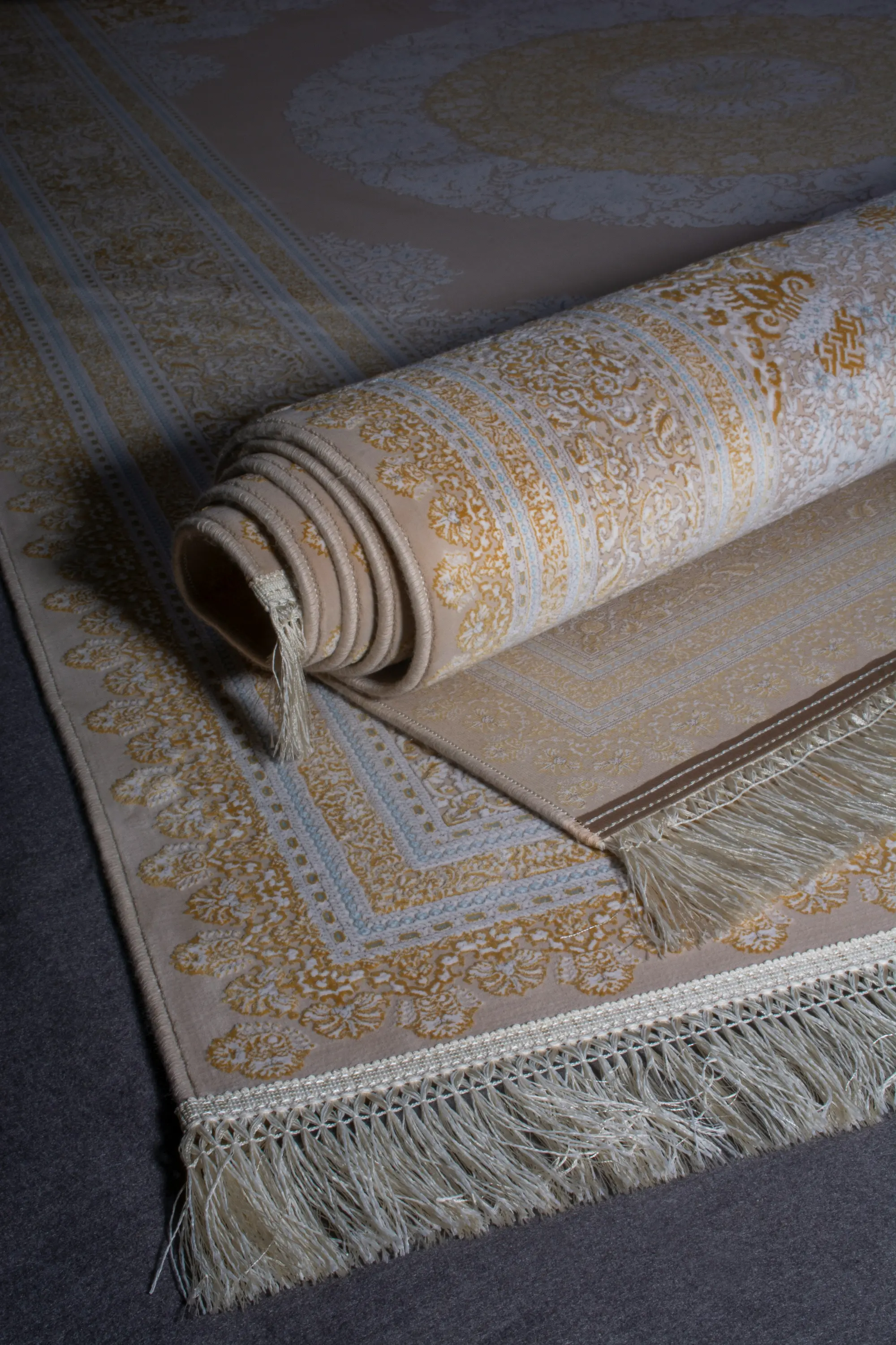Area rug cleaning near me, clean Persian rug after professional treatment in Kent WA