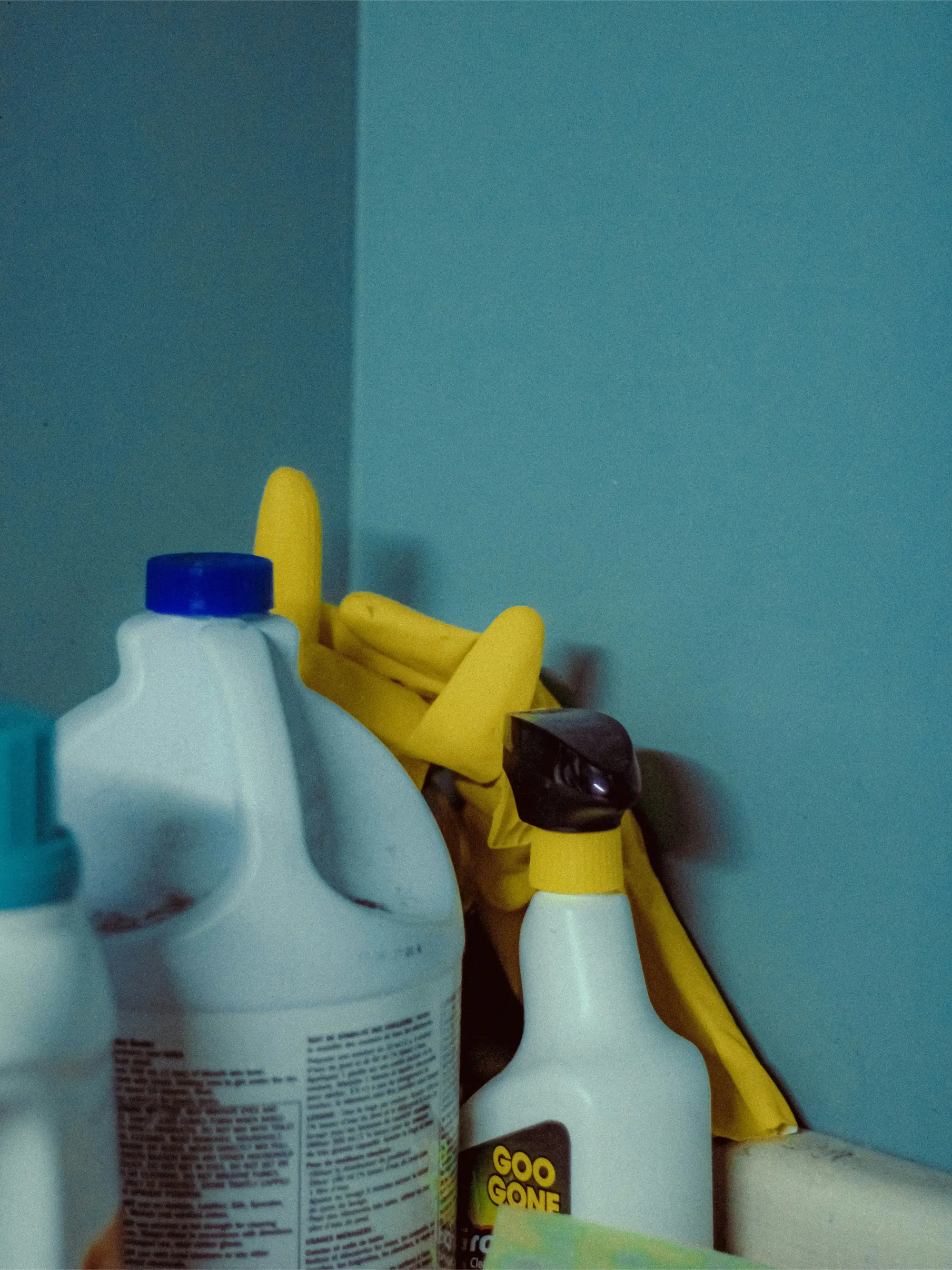 House deep cleaning service, scrubbed bathroom grout and tiles in Kent Washington