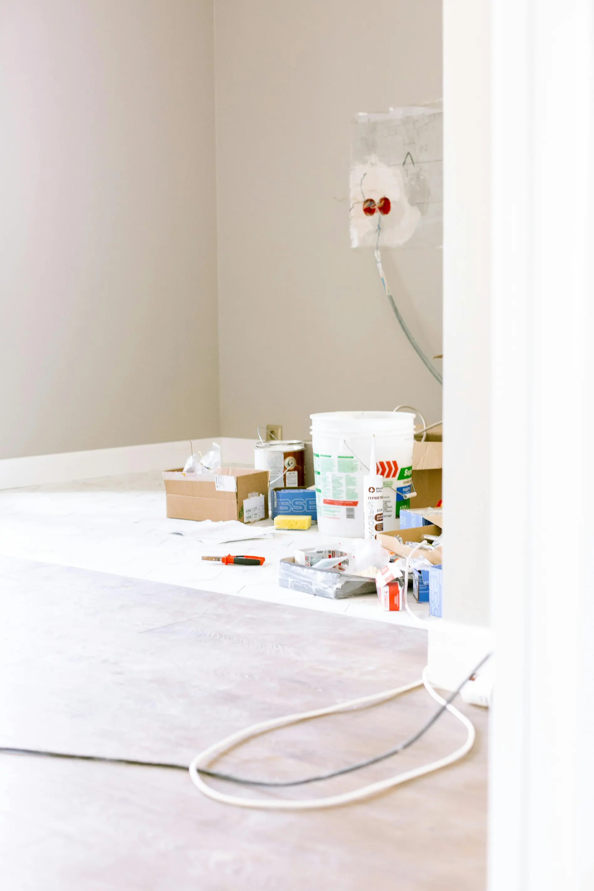 Construction cleaning services near me, clean bathroom after renovation in Kent Washington