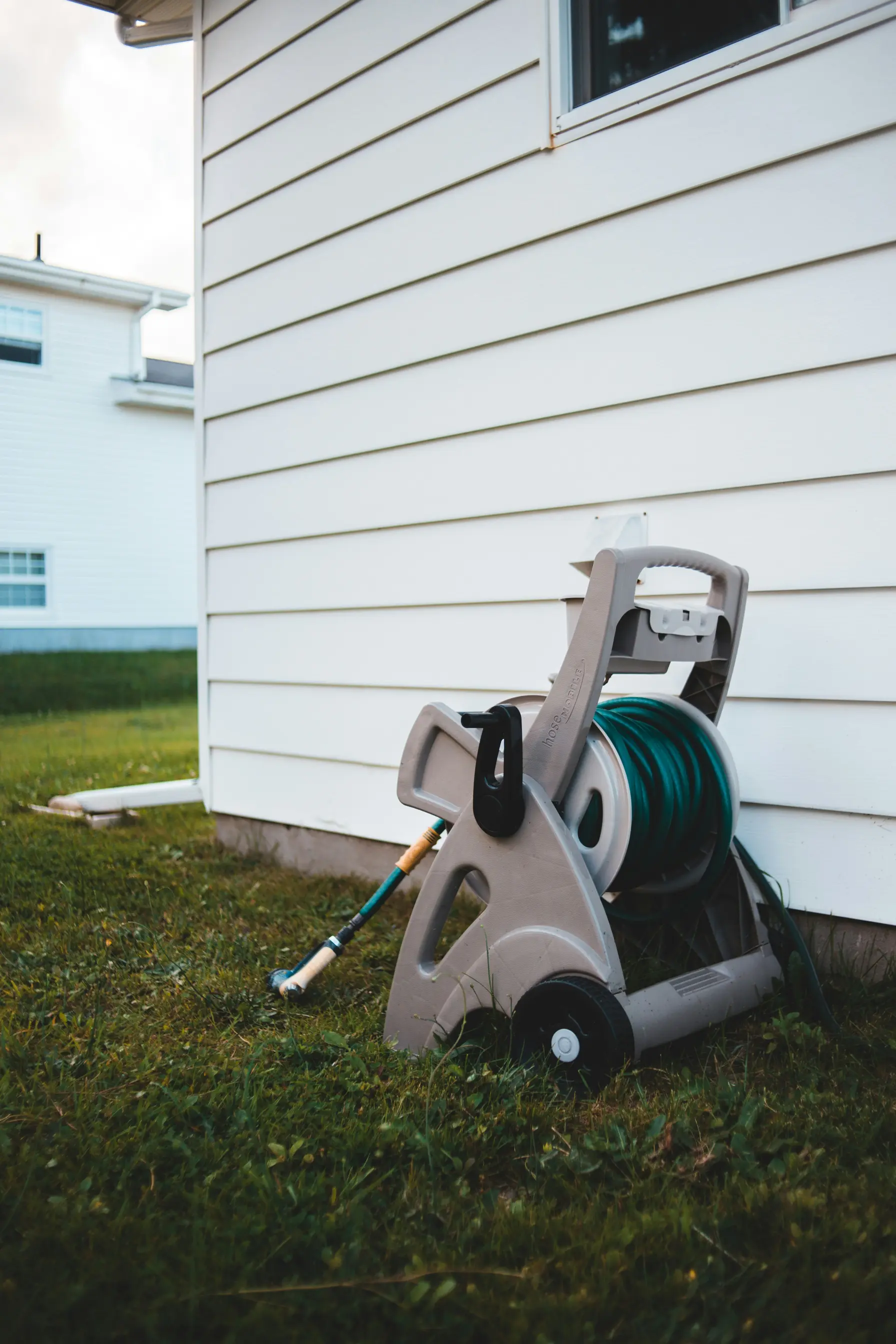 Gutter cleaning service near me, clean gutters after professional clearing in Kent WA home